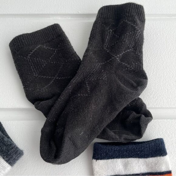 OshKosh B’Gosh Lot of 4 Pairs of Toddlers Socks - Picture 5 of 5